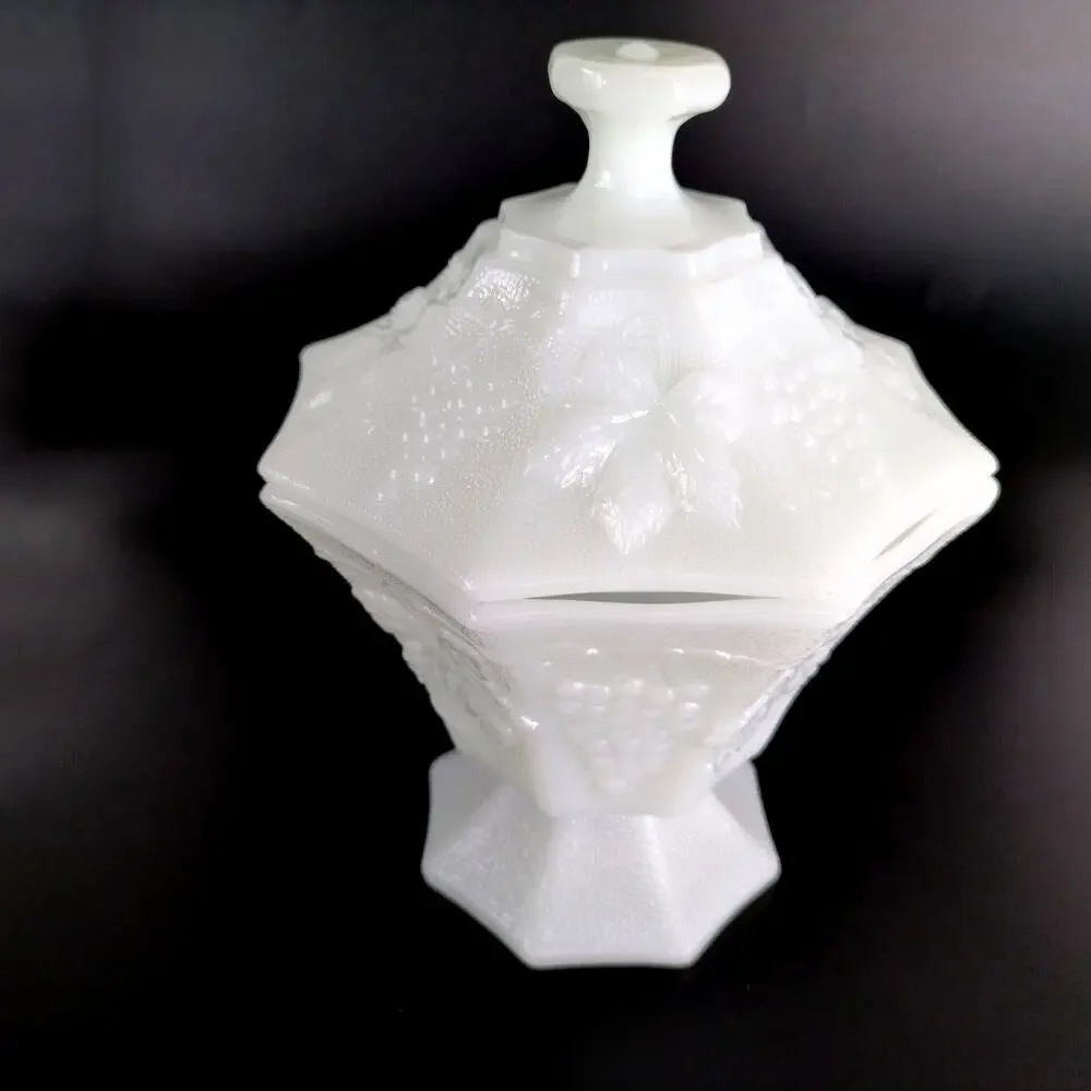 Vtg Anchor Hocking Grapes & Leaves Milk Glass Pedestal Candy Dish & Lid Stippled